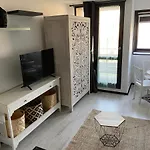 Marina De Place-inn Daire *